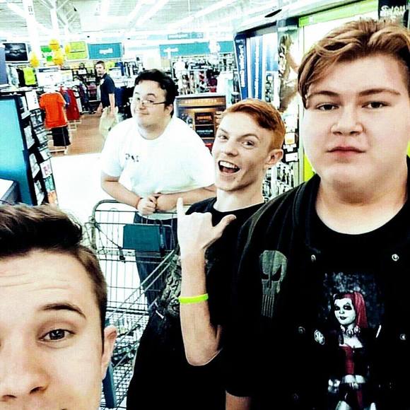 Meet your Posher, Fernando - Picture 1 of 1